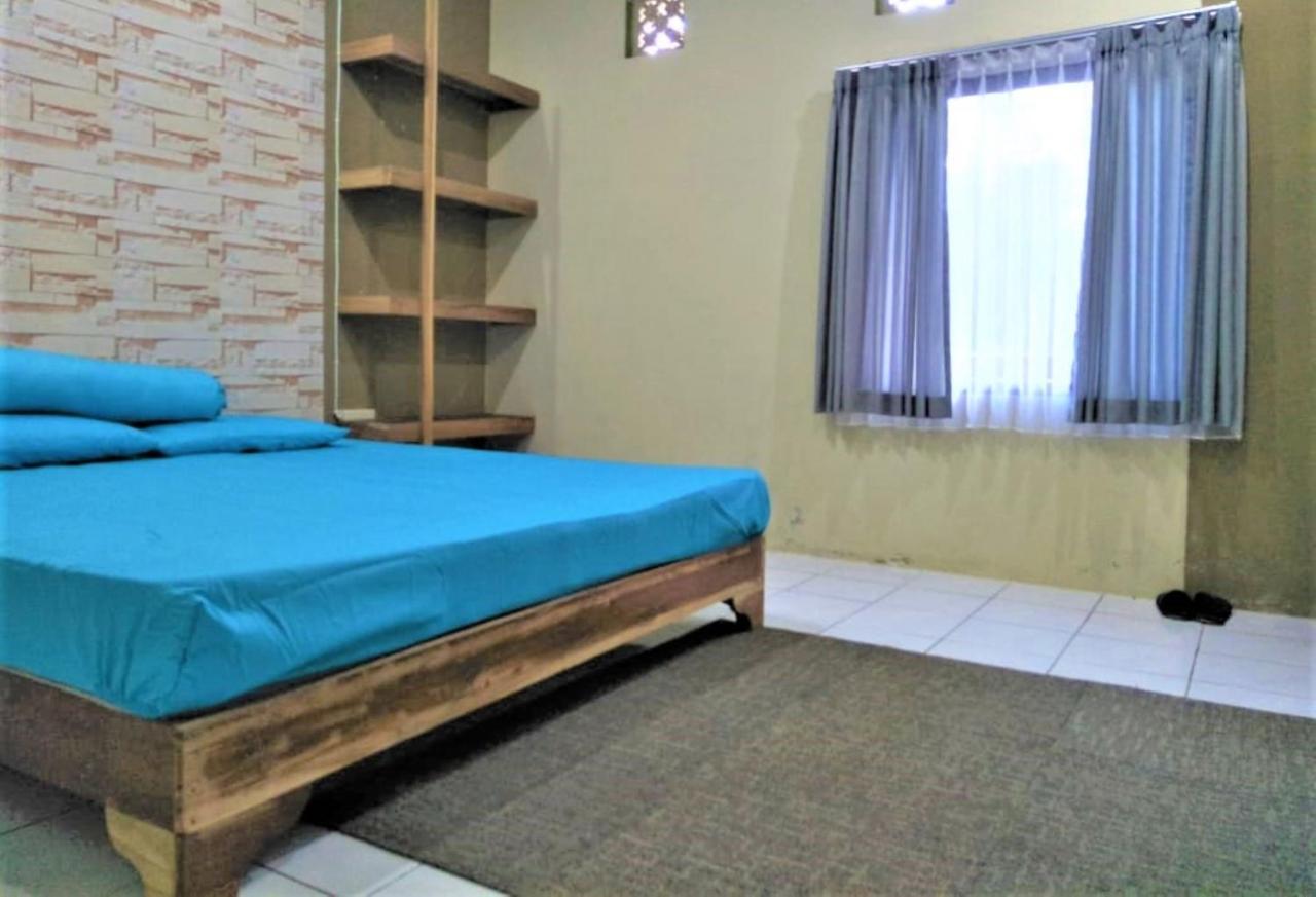 Penginapan Rudi Syariah Bantul Ngoại thất bức ảnh